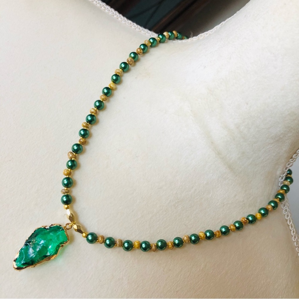 Handcrafted repurpose dyed glass arrowhead pendant Czech glass Pearl necklace